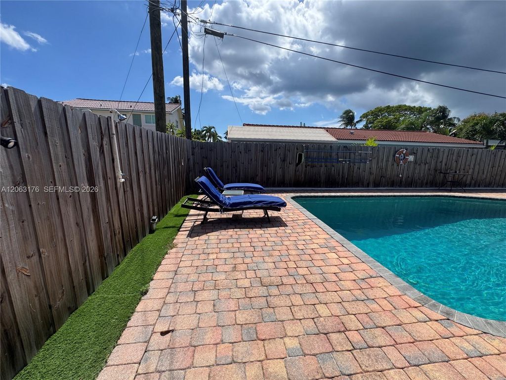 1660 NE 25th Ave, photo 6