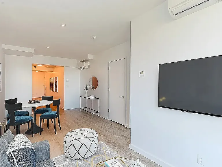 165 Vanderbilt Ave #B — Photo 2