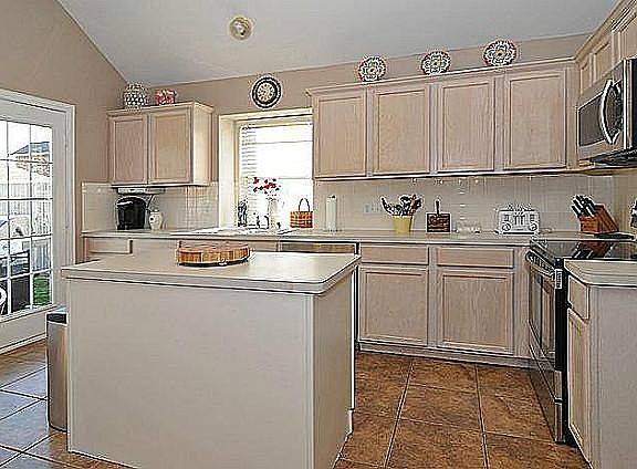 5th image of 308 Wallford Ln
