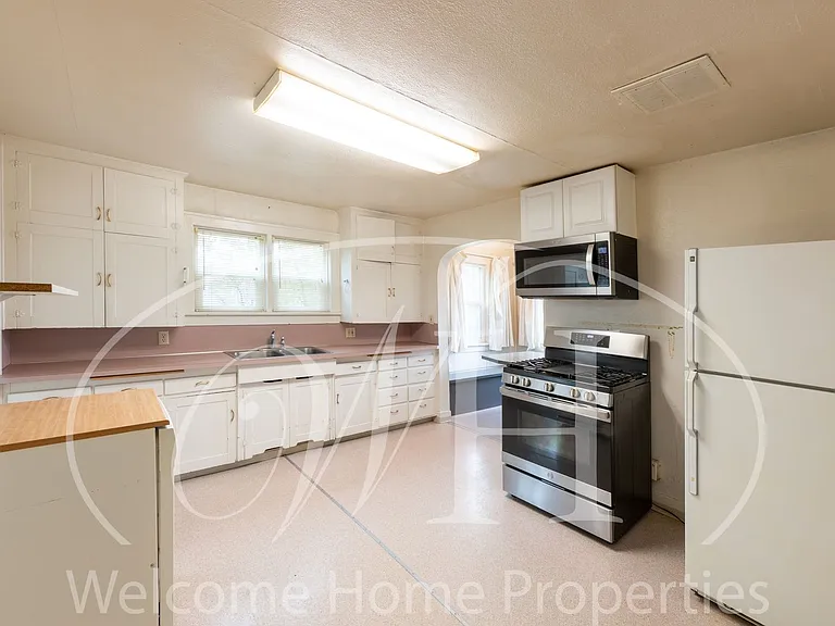 322 SW 1st St — Photo 11