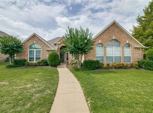 1910 Walnut Hill Dr, Rowlett, TX 75088
