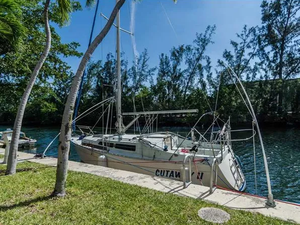 3660 NE 166th St APT 104, North Miami Beach, FL 33160