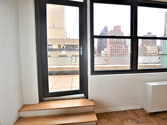 4th image of 333 E 49th St Ph H