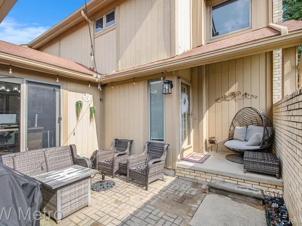 6271 Potomac Cir, West Bloomfield, MI 48322