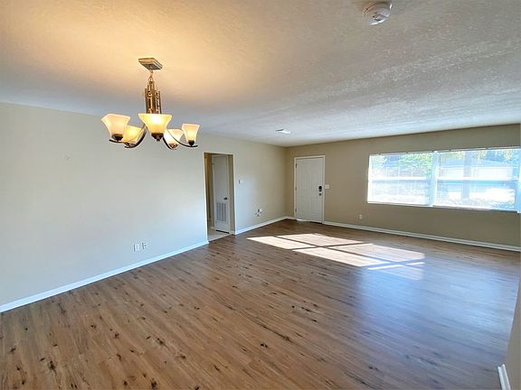 2nd image of 960 Hillwood Dr