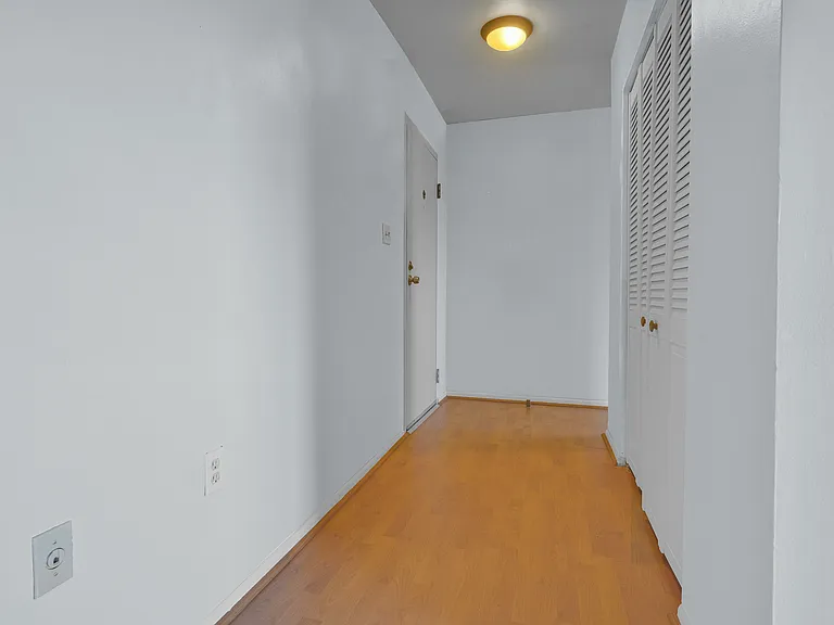 3342 S 28th St #403 — Photo 2
