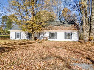 392 Skuse Rd, Geneva, NY 14456