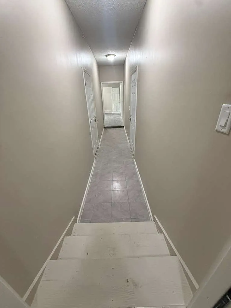 5 bed, 2712 sqft, $5,000 — Photo 2
