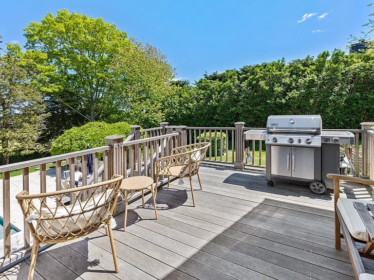 170 Tuckahoe Ln — Photo 11