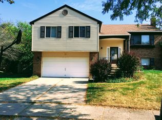 140 Lilac Ln, Buffalo Grove, IL