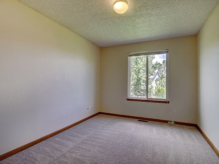 12540 Beach St — Photo 17