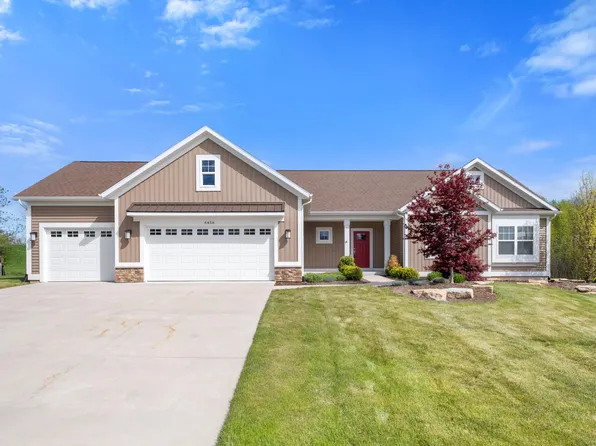 6456 Bentley Dr NE, Belmont, MI 49306