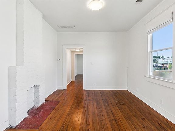 5th image of 3019 Burdette St
