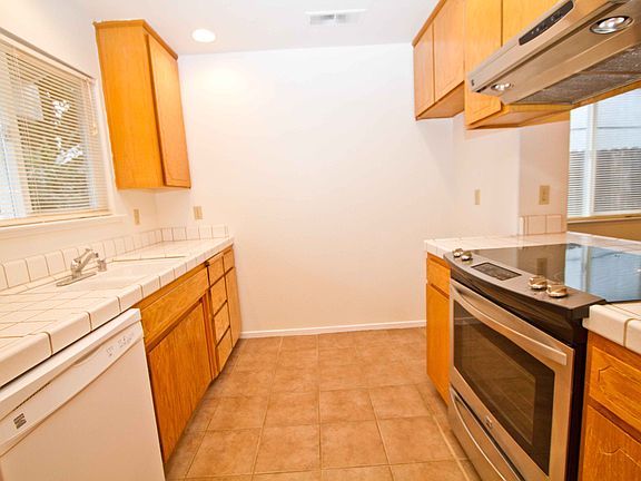 5th image of 1610 Sun River St