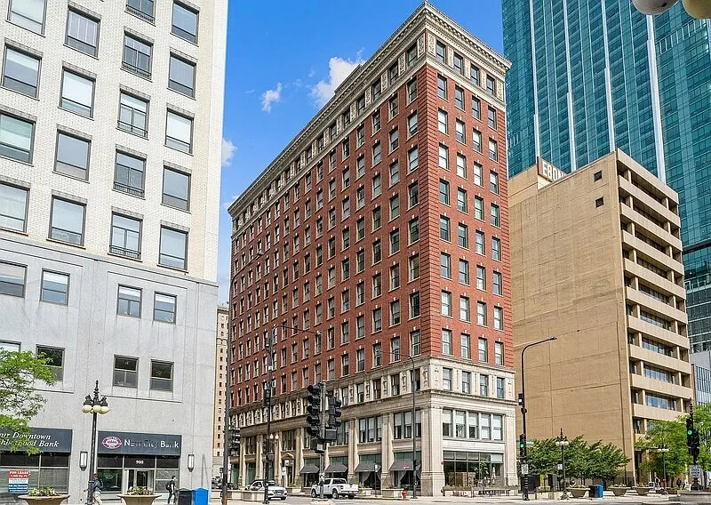 888 S Michigan Ave #302