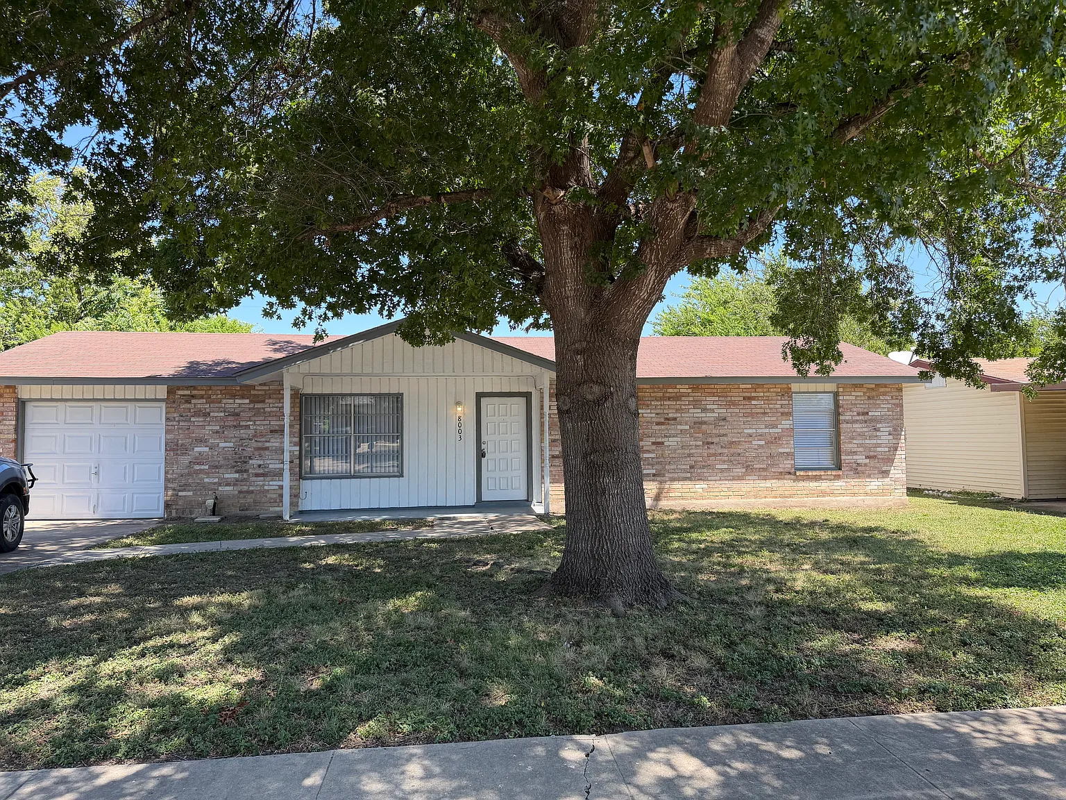 3 bed, 946 sqft, $1,500 — Photo 1