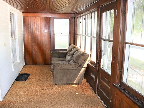 2nd image of 822 7th St S #826