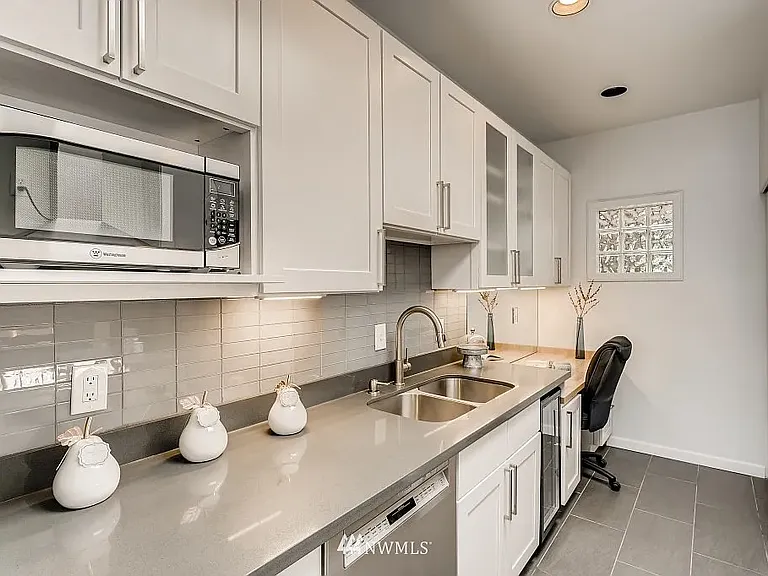 1504 Aurora Ave N #503 — Photo 8