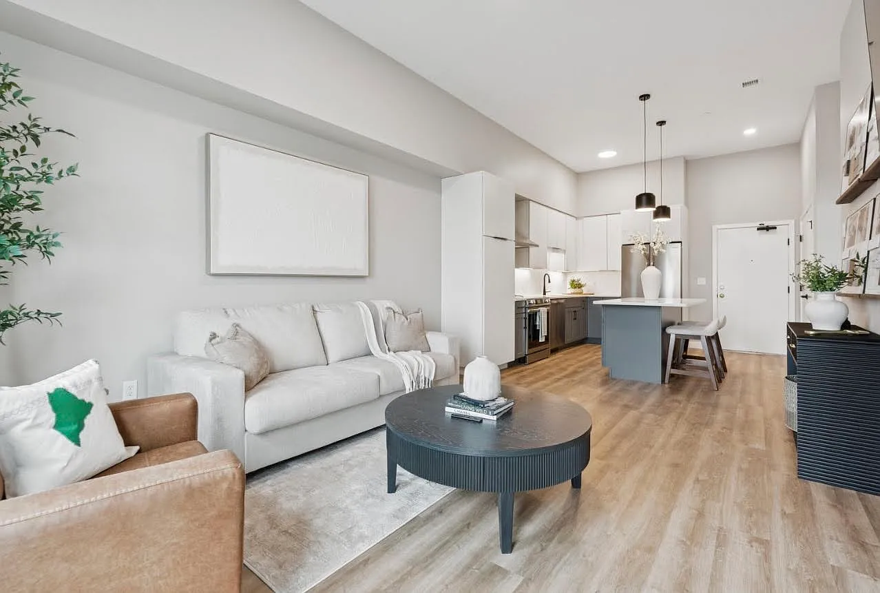 1 bed, 682 sqft, $2,600 — Photo 2