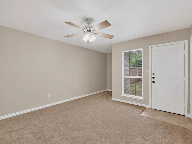 117 W Wilson Ave — Photo 14