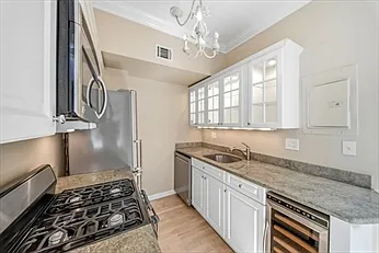 2 bed, 650 sqft, $4,000 — Photo 2