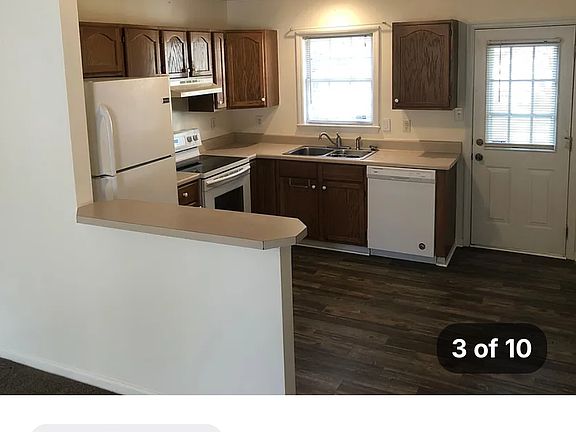 2nd image of 103 Fairview Ln #103