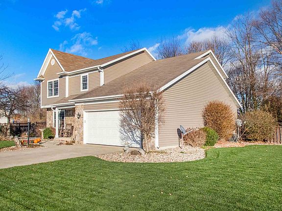 3rd image of 58240 Coldwater Dr