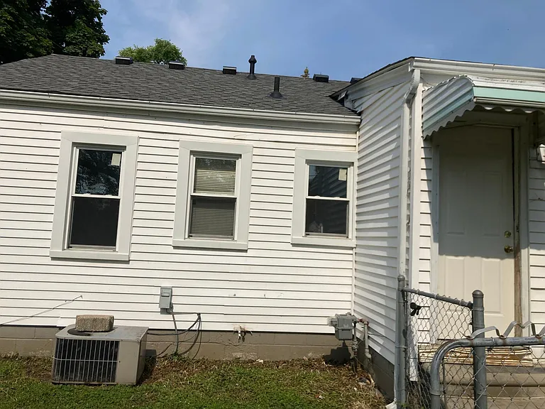 23810 Vassar Ave — Photo 3