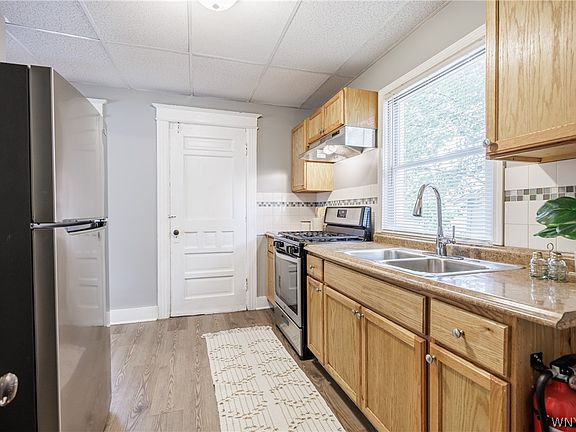 4th image of 659 Seward St