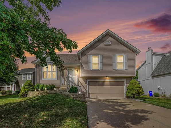 16316 S Hunter St, Olathe, KS 66062