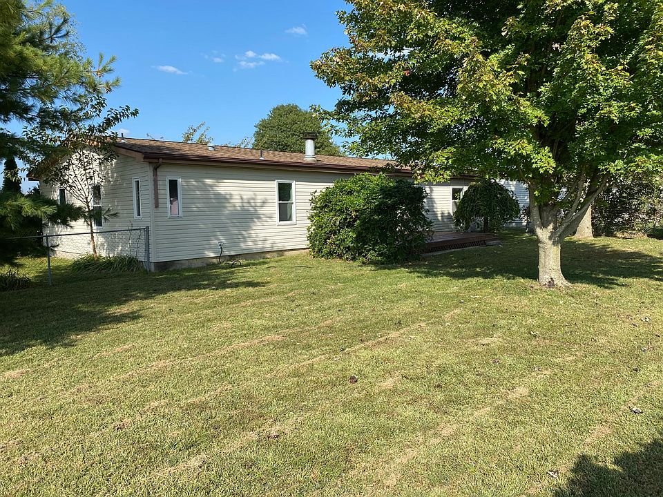 2nd image of 835 Margaret Ct #835