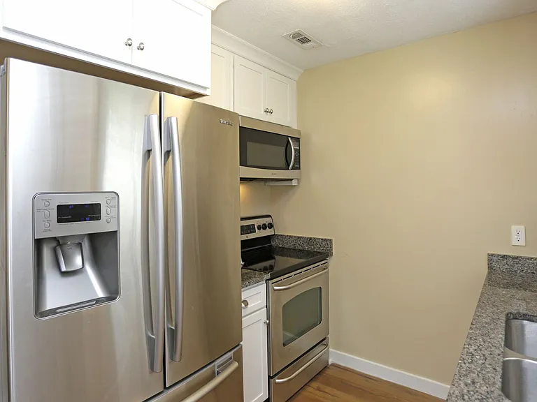 Western Villa Townhomes — Photo 6