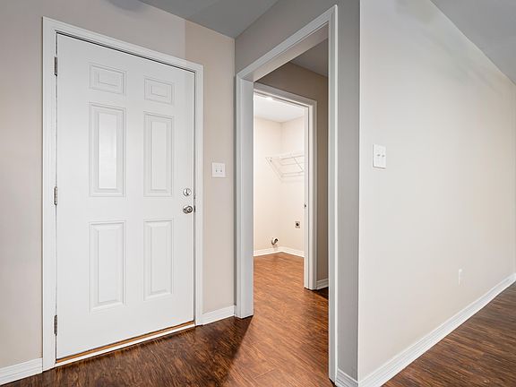 3rd image of 3836 Chesterfield Ln
