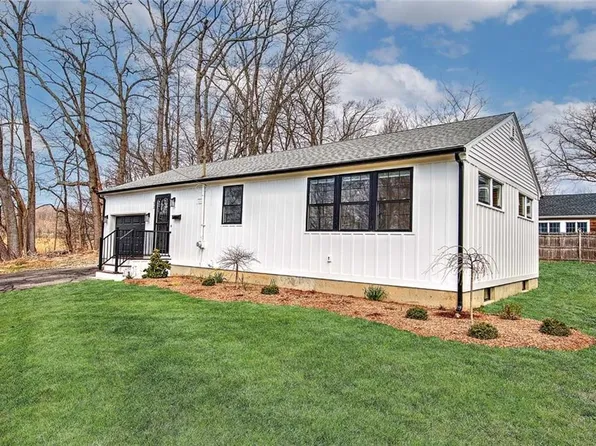 53 Royer St, Cranston, RI 02920