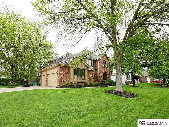 3rd image of 16636 Westfield Cir