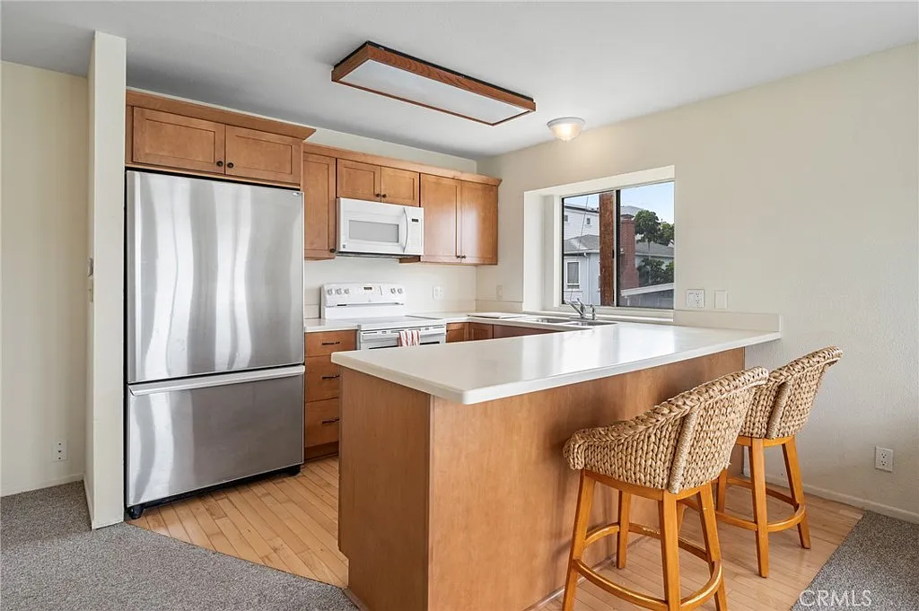 1 bed, 1.5 bath, 959 sqft, $3,650 — Photo 2