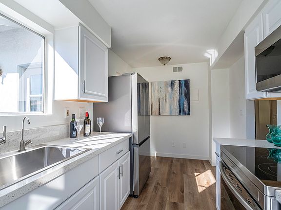 5th image of 785 Terni Ln