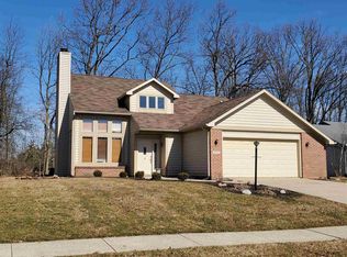 8722 Sandpiper Ct, Fort Wayne, IN