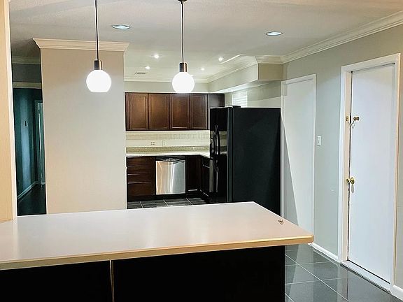5th image of 3152 Walnut Hill Ln