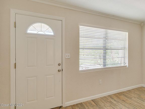 5th image of 1933 Oakwood Dr