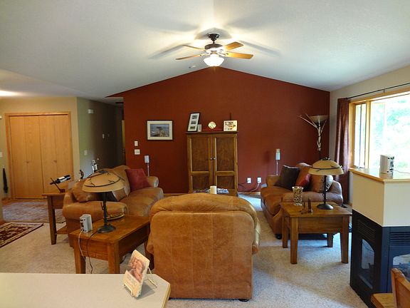 2nd image of 13922 Oakwood Dr