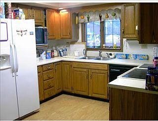 4th image of 909 Essex Dr