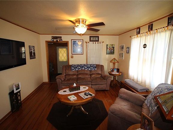 3rd image of 2654 S Lyons Ave