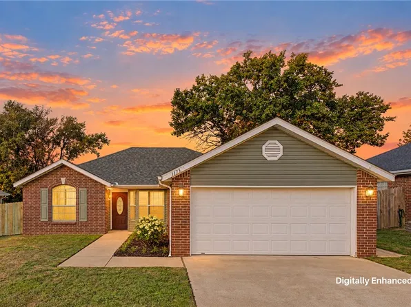 1173 S Pepper Tree Ln, Fayetteville, AR 72704