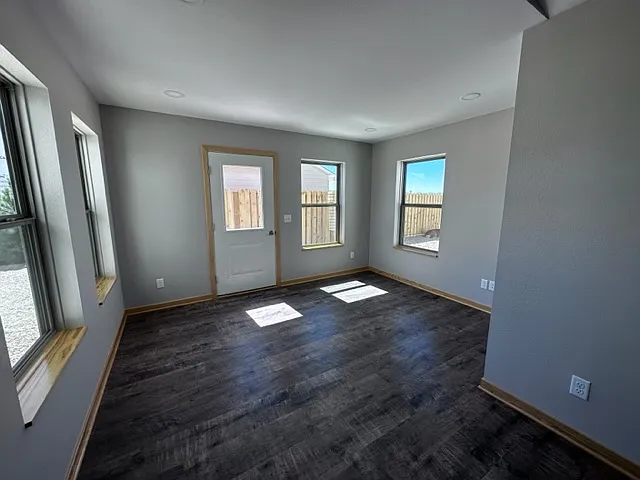 404 W Walnut Ct E #11A — Photo 6