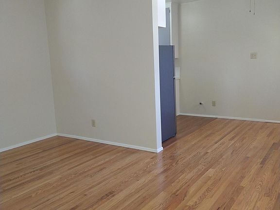 3rd image of 3502 La Clede Ave