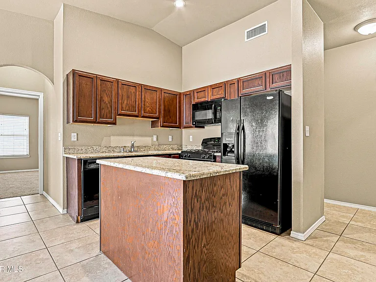 7008 Faxon Dr — Photo 35