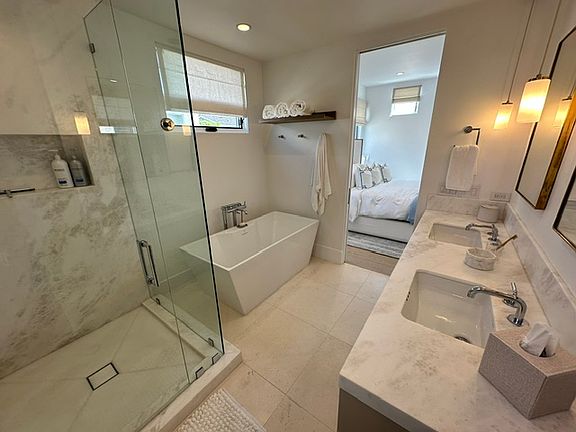 3rd image of 428 1/2 Fernleaf Ave