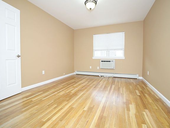 4th image of 6132 169th St #1
