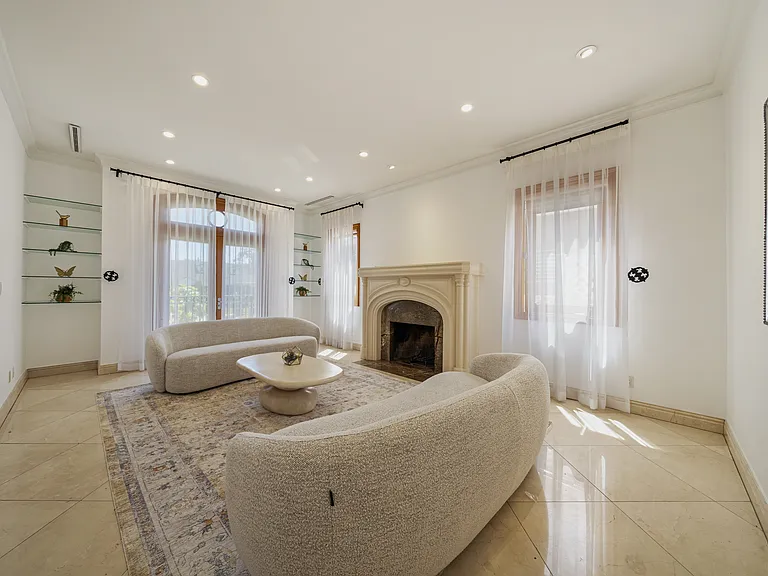 9031 Cresta Dr — Photo 3